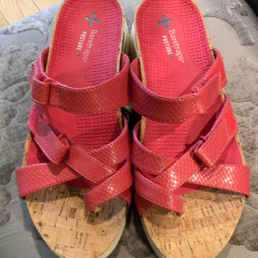 Bare Traps posture shoe